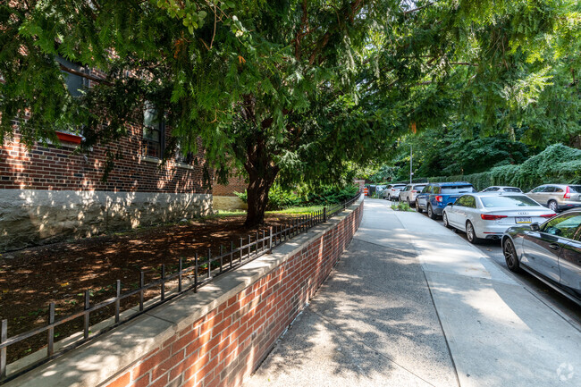 Building Photo - 34 Hillside Ave