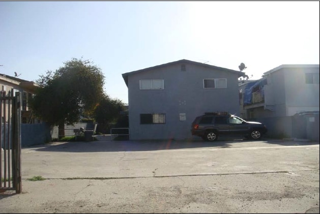 Building Photo - 2283 Lewis Ave