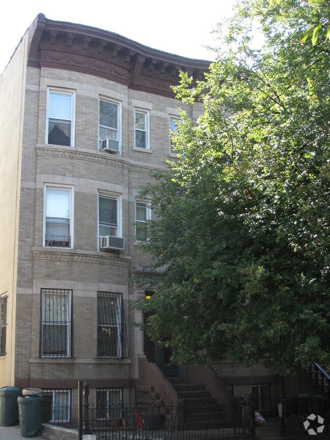 Building Photo - 352 11th St