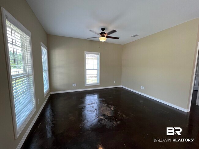 Building Photo - 12914 Churchill Dr