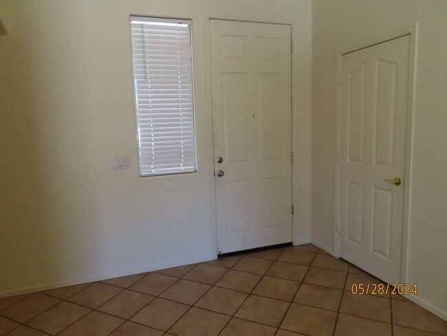 Building Photo - Sungroves 4 Bedroom 2 Bath Split Floor Plan