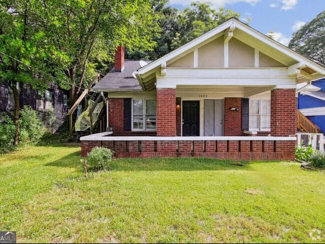 Building Photo - 1523 Olympian Way SW