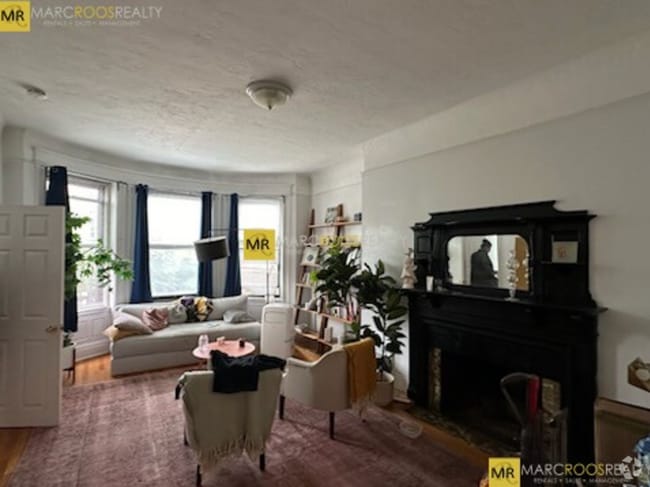 Building Photo - 583 Beacon St