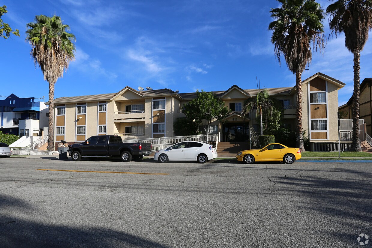 Foto del edificio - 911 E Lomita Ave