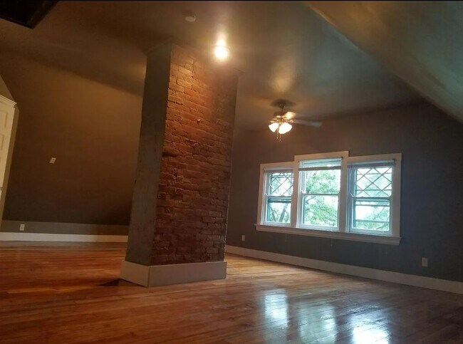 Foto del edificio - 2326 Ashland Ave