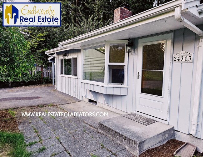 Foto del edificio - 3 Bed 2 Bath SFR Edmonds