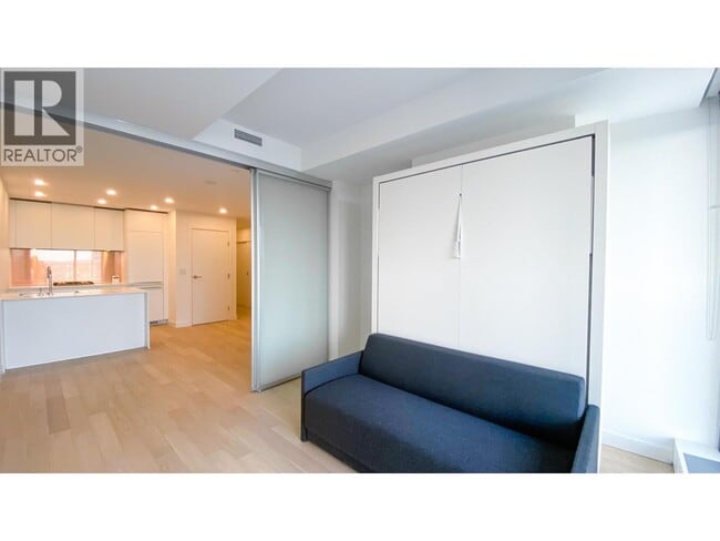 Building Photo - 1480 Howe St