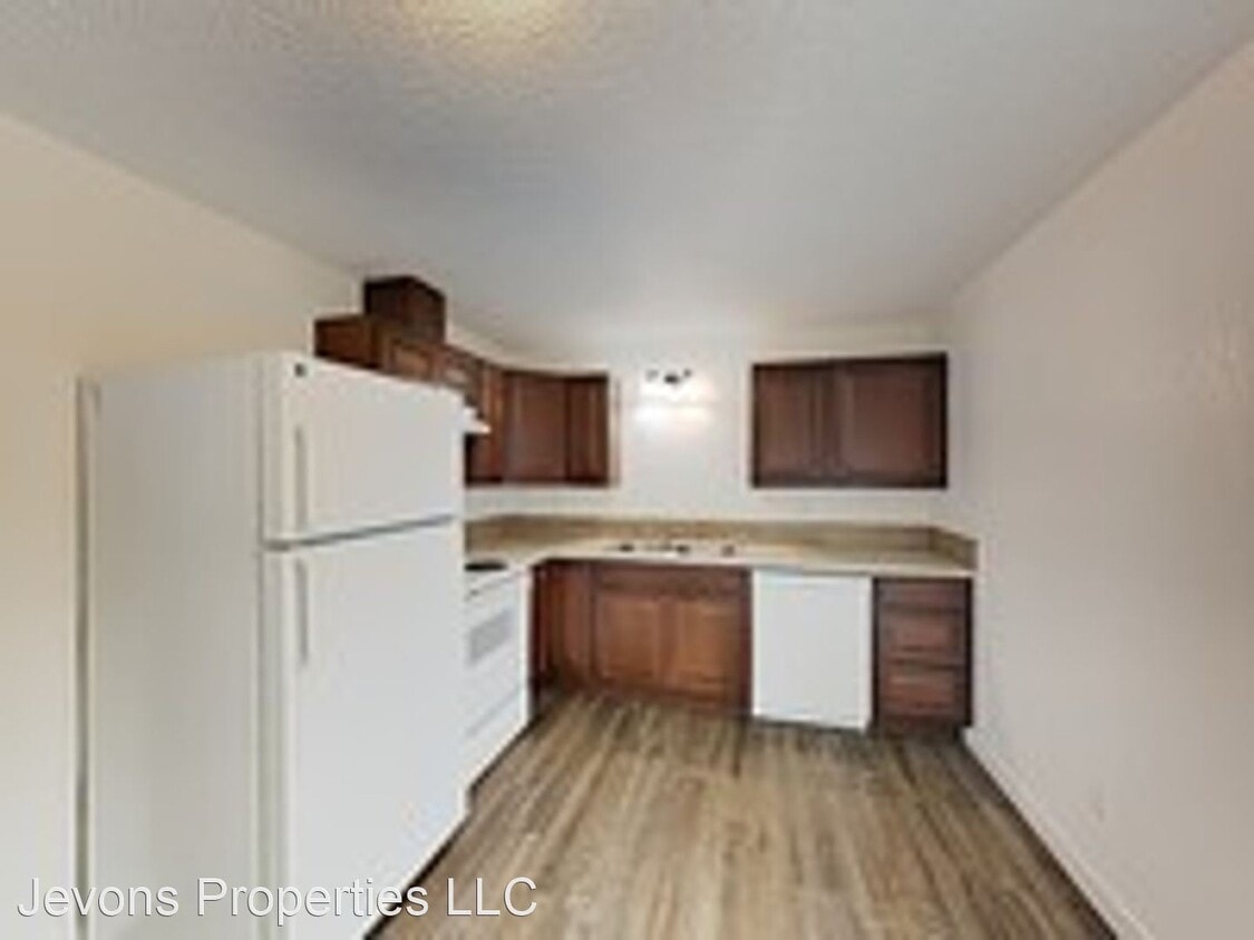 Primary Photo - 1208 Willow St