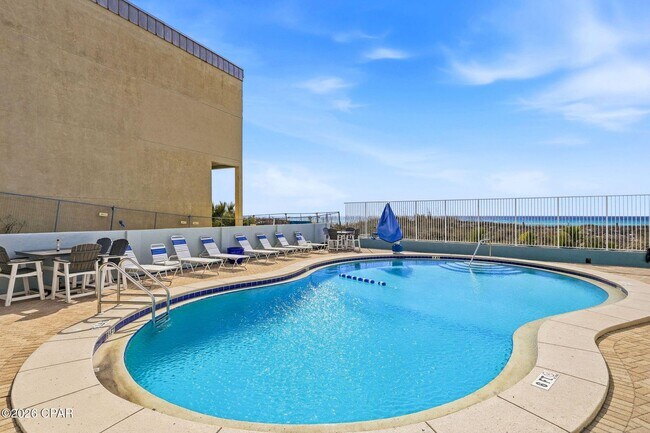Foto del edificio - 15413 Front Beach Rd