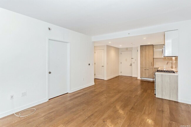 Foto del edificio - 131-03 40th Rd