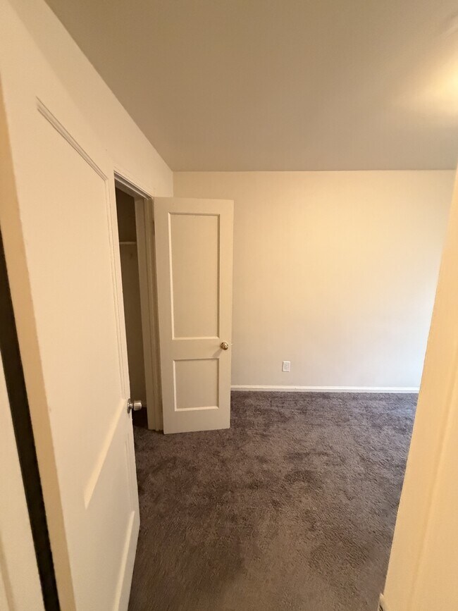Foto del edificio - 9358 Rutherford St