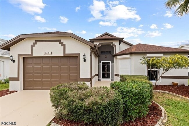 Foto del edificio - 3358 Sabal Springs Blvd