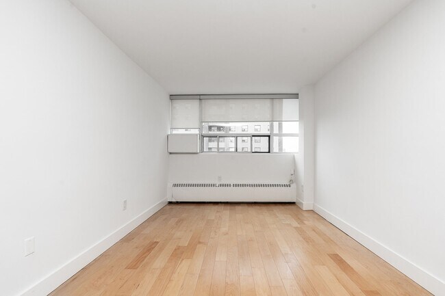 Photo du bâtiment - 730 St Clarens Ave