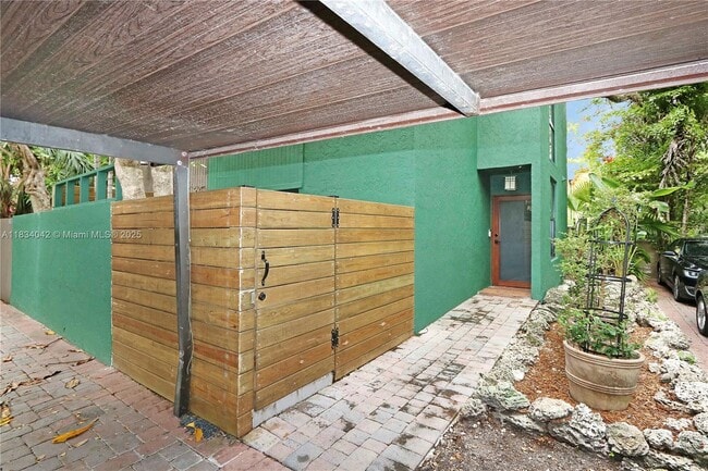 Building Photo - 3138 Mary St