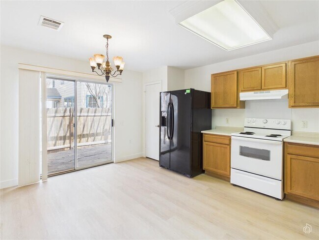 Foto del edificio - 6824 Walkup Ln