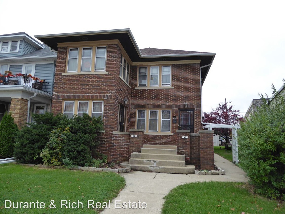 5425 W National Ave, West Milwaukee, WI 53214 Condo for Rent in West