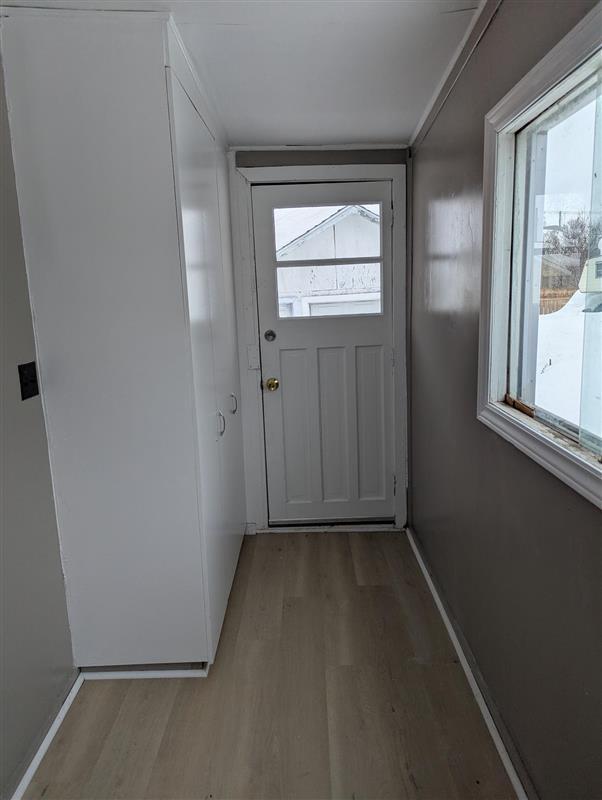 Photo du bâtiment - 1 Bedroom Main Floor Unit – $1,399/month +...
