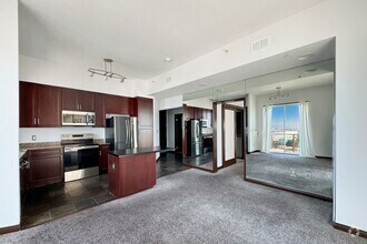 Building Photo - 488 E Ocean Blvd