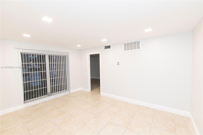 Building Photo - 4447 Treehouse Ln