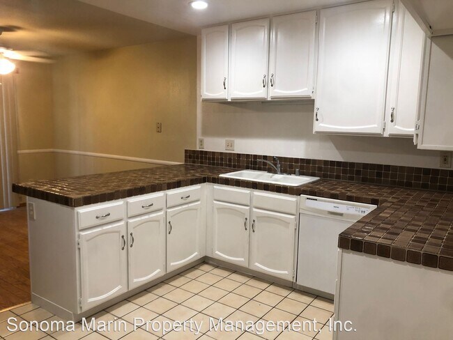 Foto del edificio - 3 br, 2 bath House - 61 Francis Circle