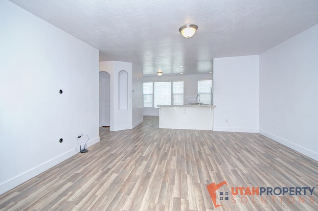 Building Photo - 1790 W Dalmeny Way