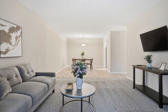 Building Photo - 3364 Fairway Oaks Dr