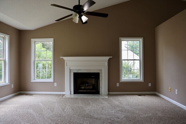 Building Photo - 903 Delham Rd