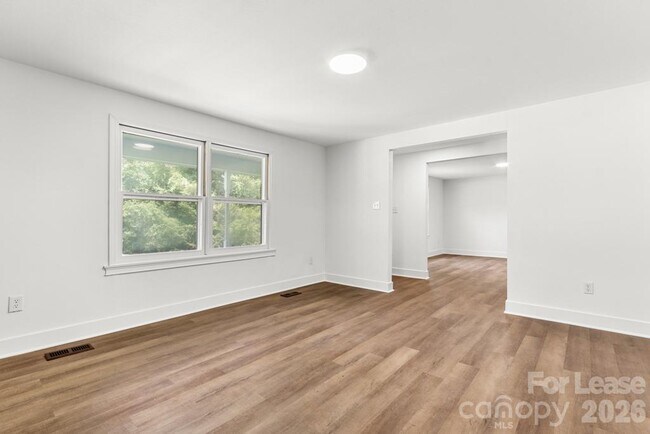 Foto del edificio - 761 Randa Dr