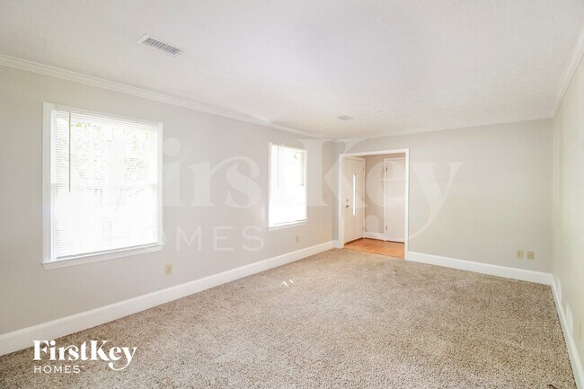 Building Photo - 600 River Oak Loop