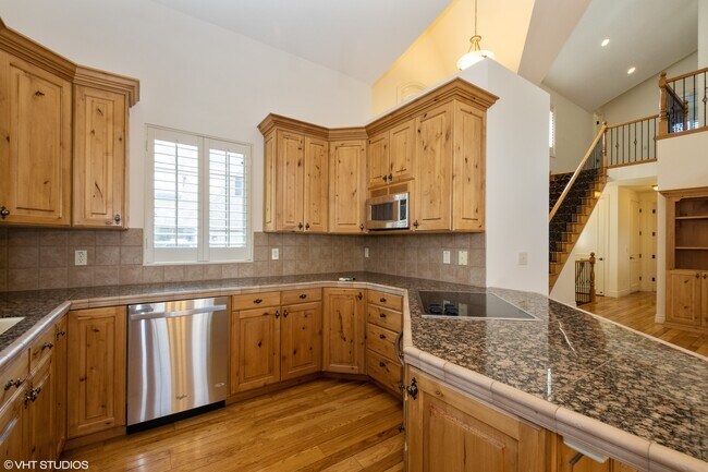 Building Photo - 1826 Cottonwood Glen Ct