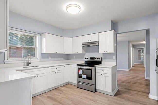 Building Photo - 1220 N 42nd St