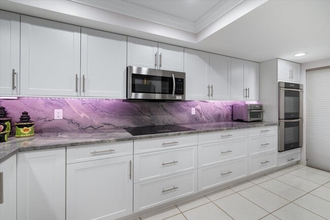 Foto del edificio - 13400 Polo Rd W