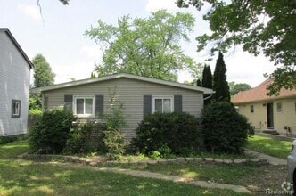 Building Photo - 2876 Stennett St