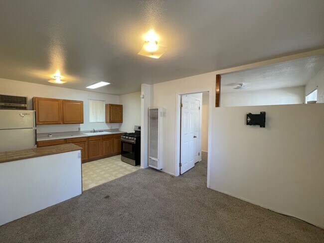 Foto del edificio - 43960 White Mountain Rd