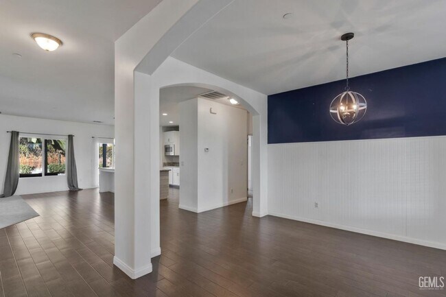 Foto del edificio - NW Home w/Pool & Firepit!