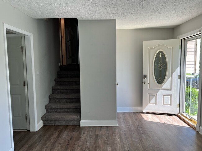 Foto del edificio - 2062 Smoky River Rd