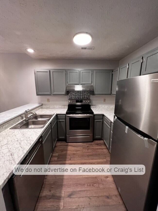 Building Photo - Briarcliffe- Tryon Drive