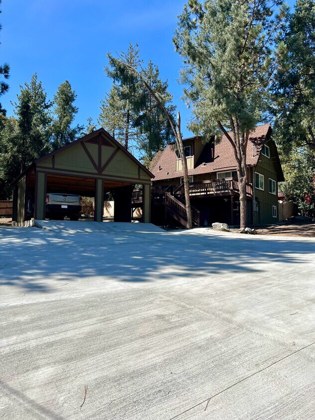 Primary Photo - 16008 Wildwood Dr