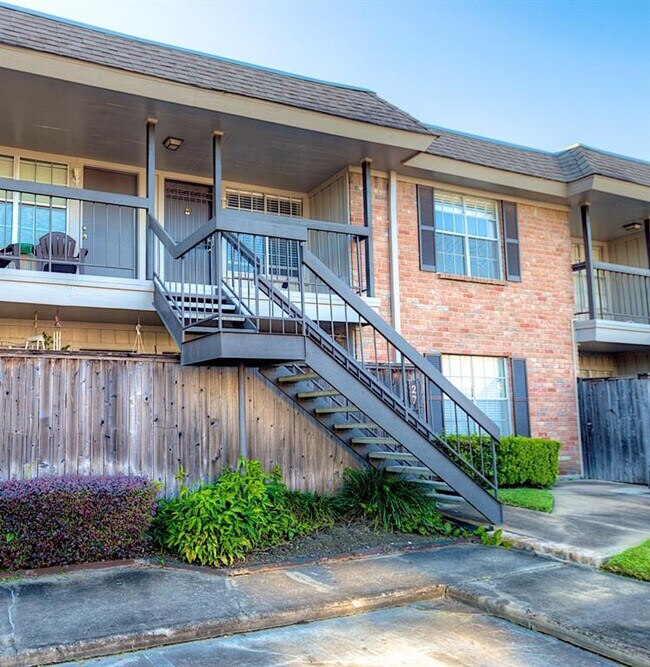 Foto del edificio - 1223 Augusta Dr