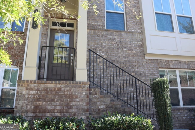 Building Photo - 561 Sunset Park Dr