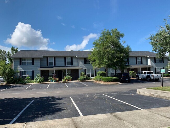 Foto del edificio - 1 Bedroom Townhome in West Ashley