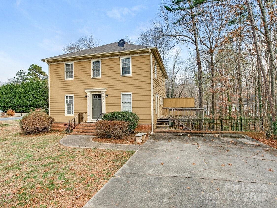 Primary Photo - 6601 Harrison Rd