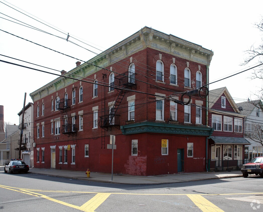 Primary Photo - 23 Highland Ave
