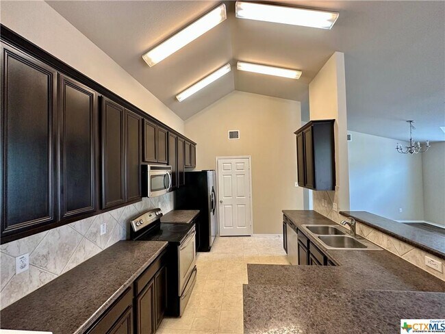 Foto del edificio - 6706 Indian Hawthorne Dr