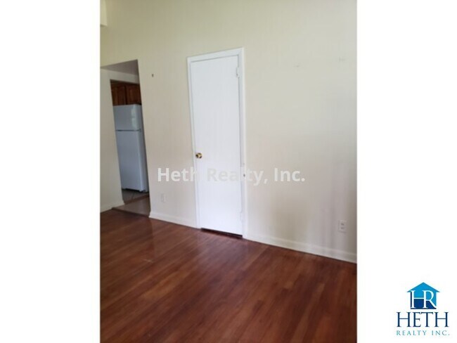 Building Photo - Single Family Residense