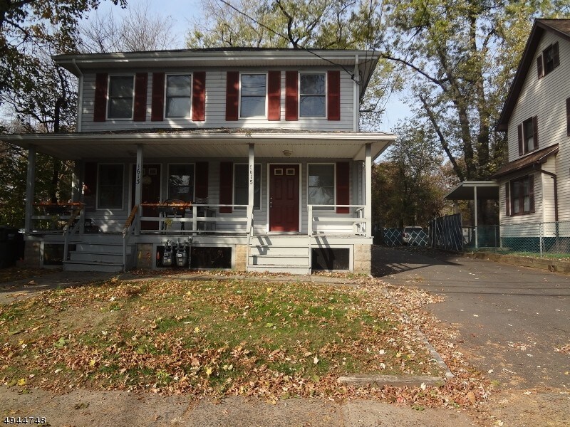 Primary Photo - 1615 E 2nd St