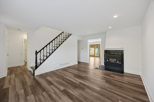 Building Photo - 128 Granite Hill Ct