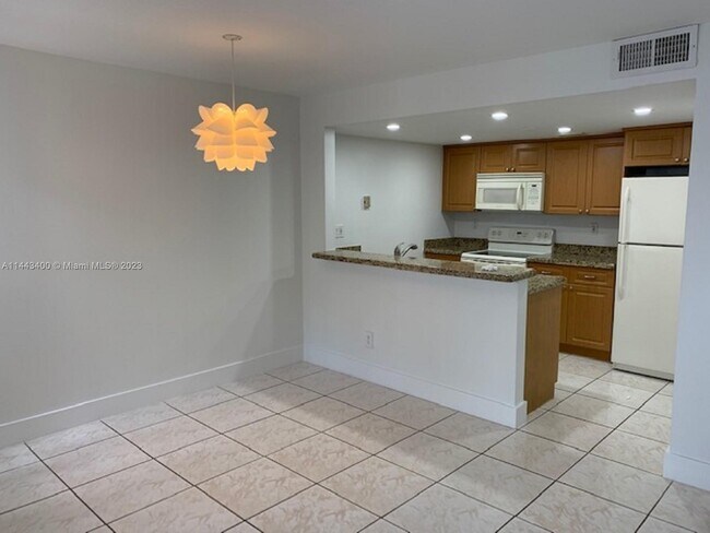 Foto del edificio - 4560 SW 68th Ct