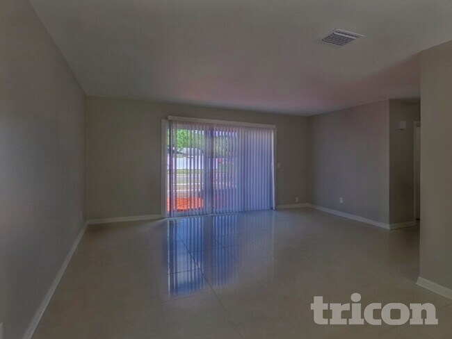 Foto del edificio - 7302 Barry Rd