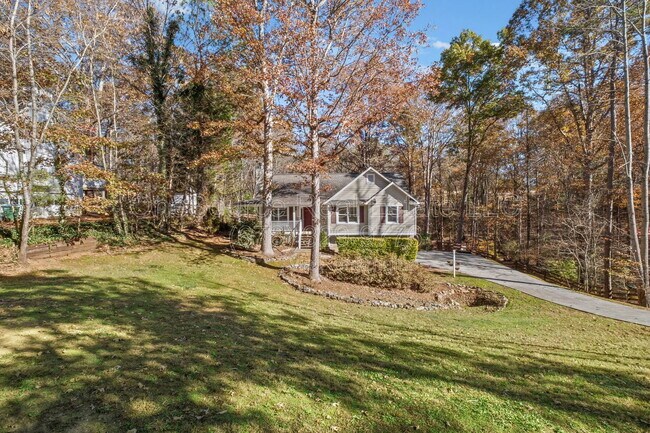 Foto del edificio - 225 Hawkins Farm Cir